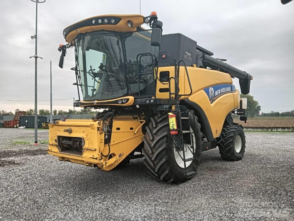 New Holland CR 7.90 Зерноуборочные комбайны