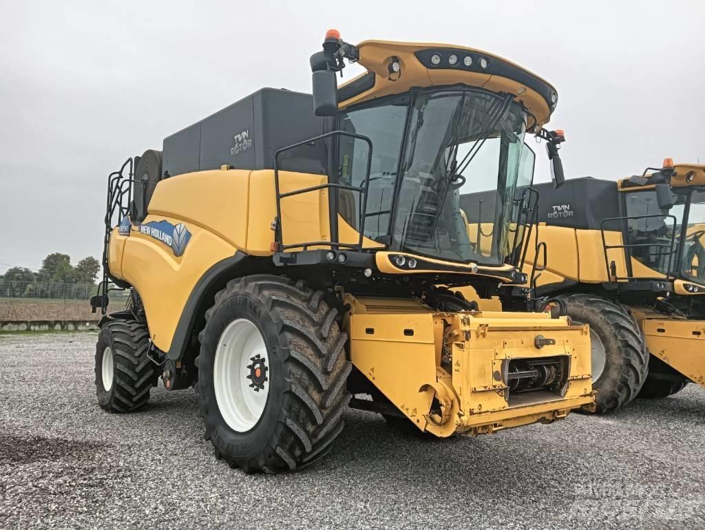 New Holland CR 7.90 Зерноуборочные комбайны