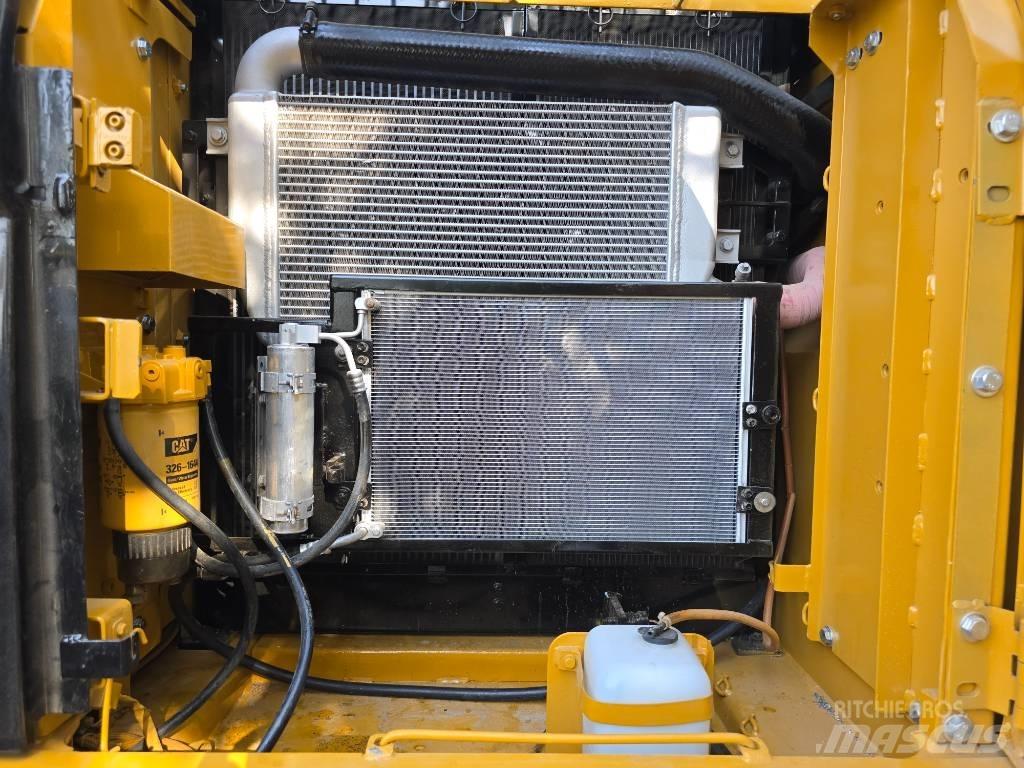 CAT 320D2 Гусеничные экскаваторы