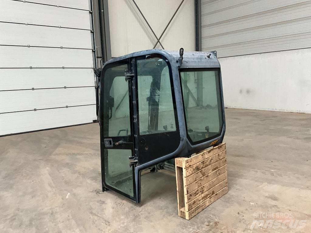 Kubota U 27-4 Кабины и интерьер