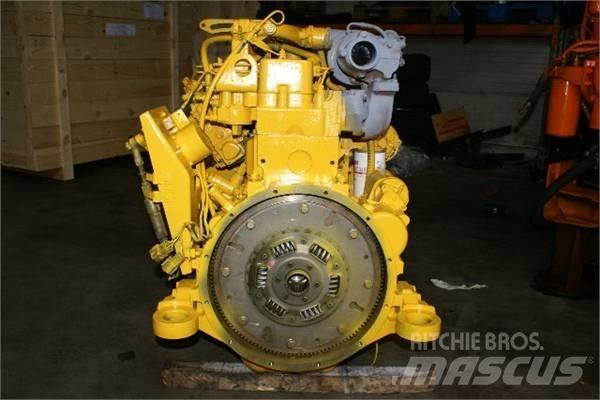 Komatsu SA4D102E Двигатели