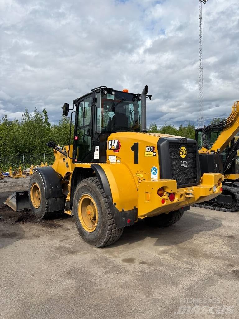 CAT 920 Фронтальные погрузчики