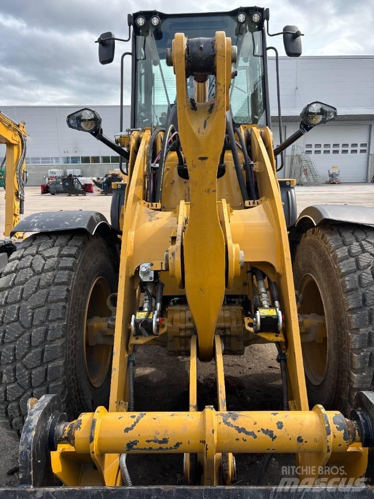 CAT 920 Фронтальные погрузчики