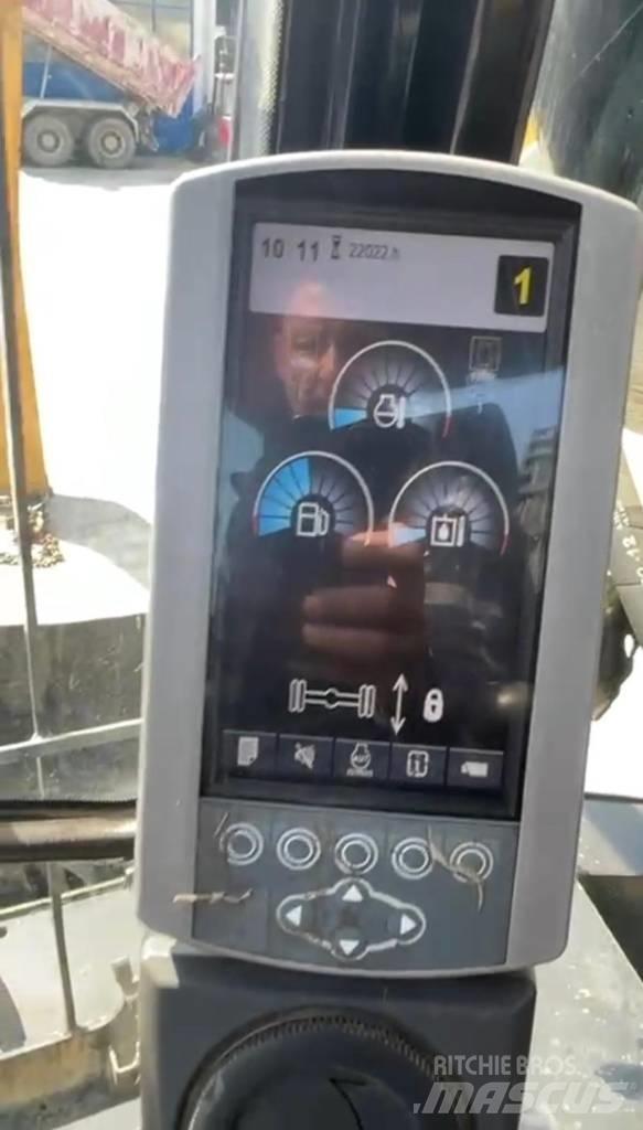 CAT 318D MH Складская техника - Другие