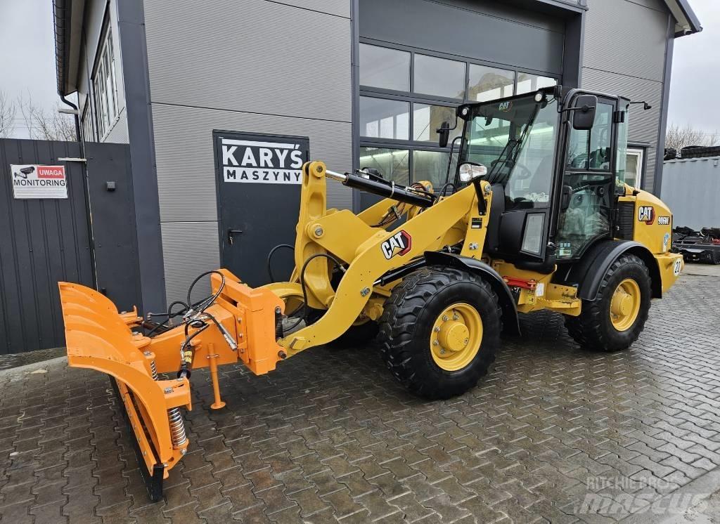 CAT 906M Фронтальные погрузчики