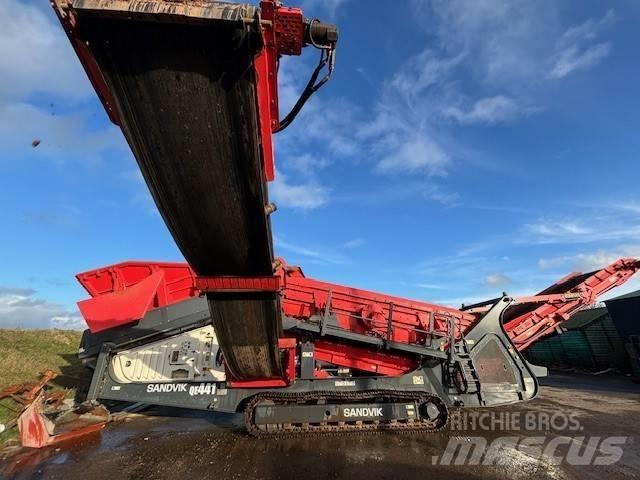 Sandvik QE 441 Мобильные грохоты