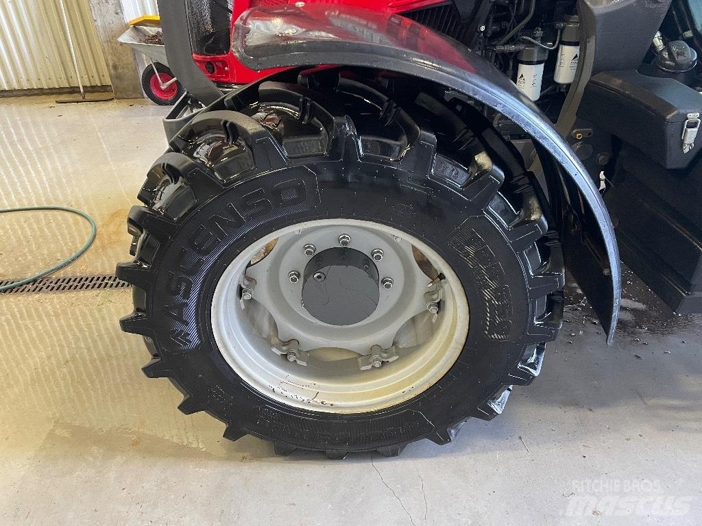 Massey Ferguson 5713 Трактора