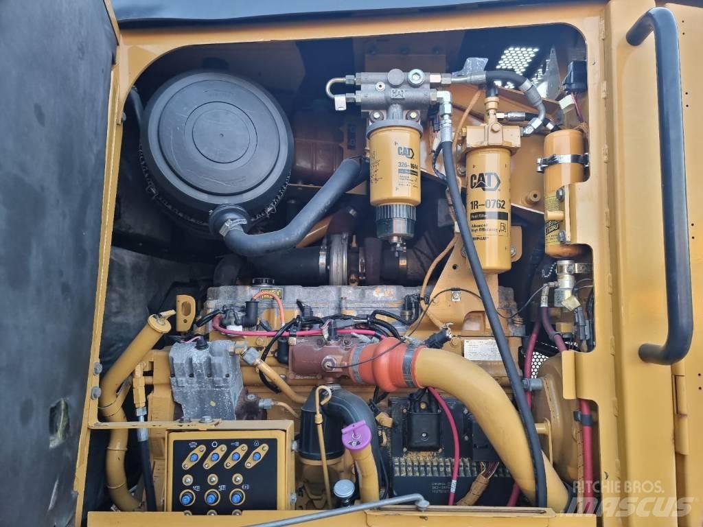 CAT 160 M Грейдеры