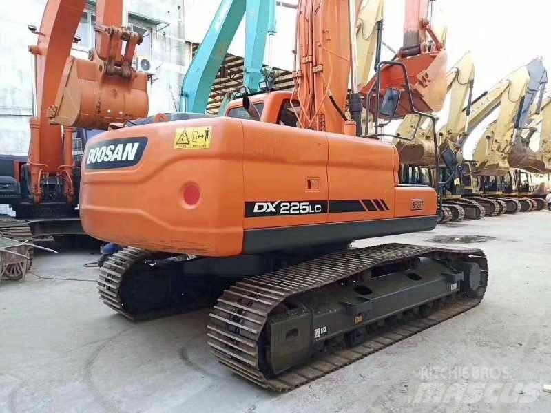 Doosan dx225 Гусеничные экскаваторы