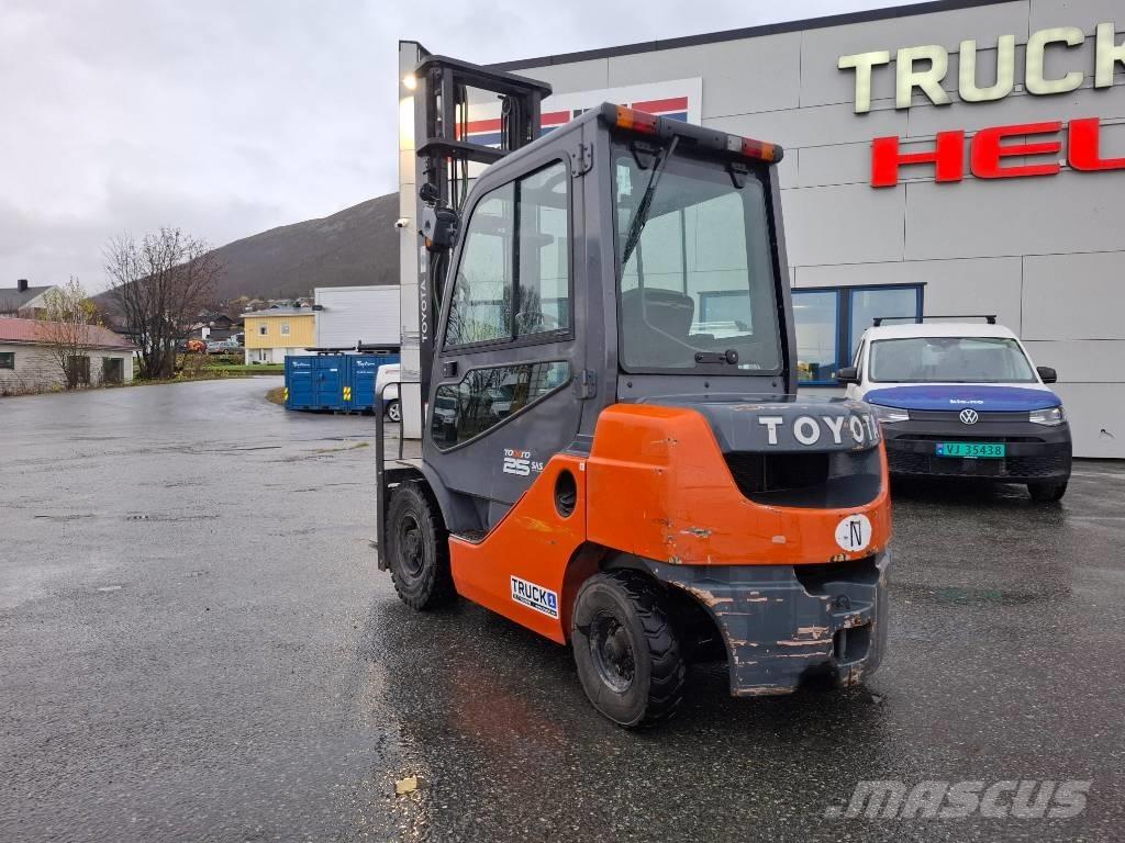 Toyota 02-8FDF25 Дизельные погрузчики