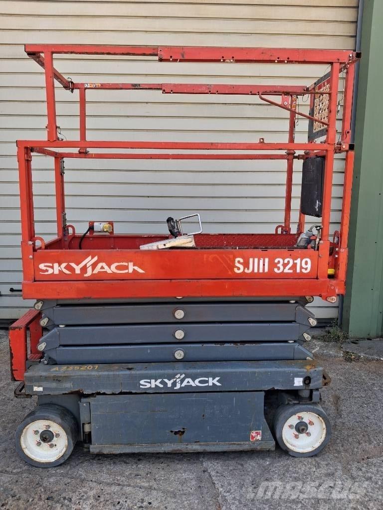 SkyJack SJ III 3219 Ножничные подъемники