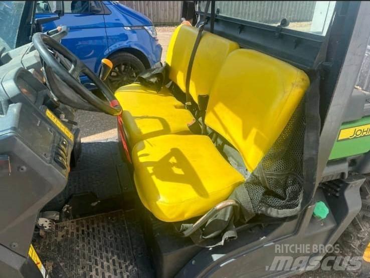 John Deere XUV865M Квадроциклы