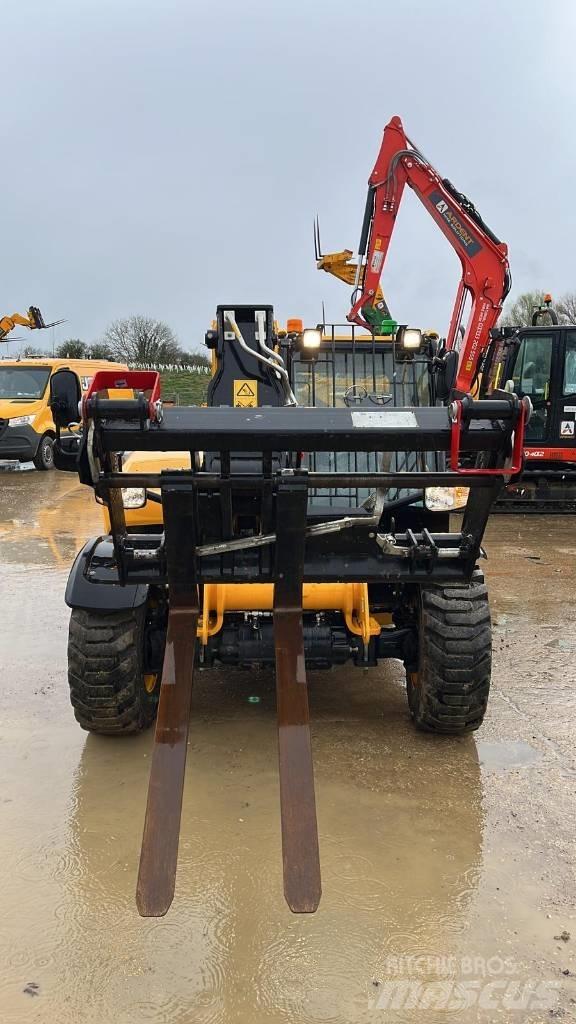JCB 525-60 Телескопические погрузчики