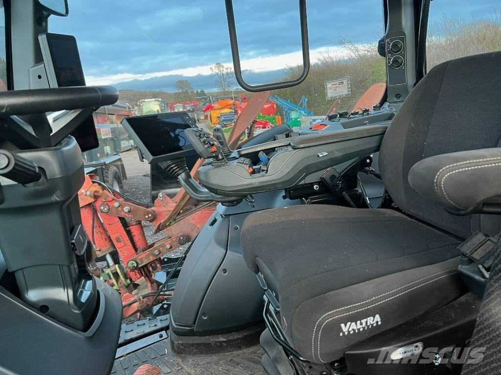 Valtra T 235 Direct Трактора