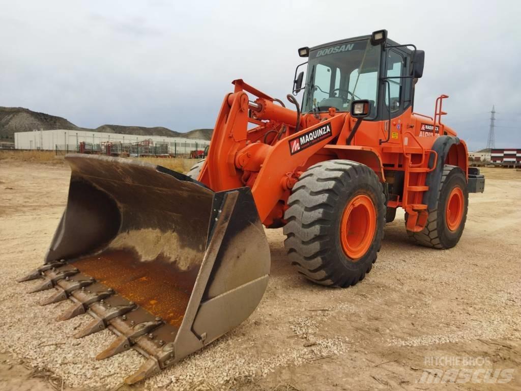 Doosan DL 300 Фронтальные погрузчики