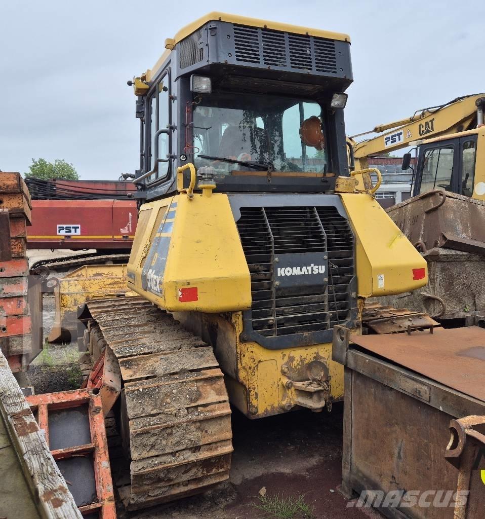 Komatsu D 51 EX-22 Гусеничные бульдозеры