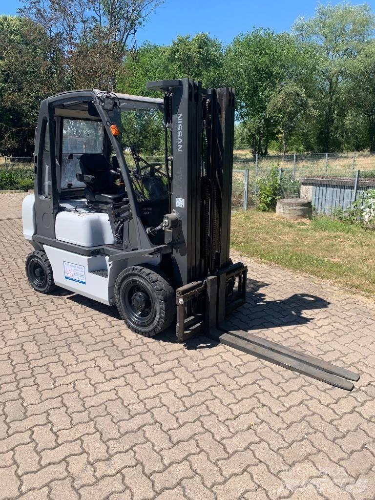 Nissan Y1D2A25Q Дизельные погрузчики