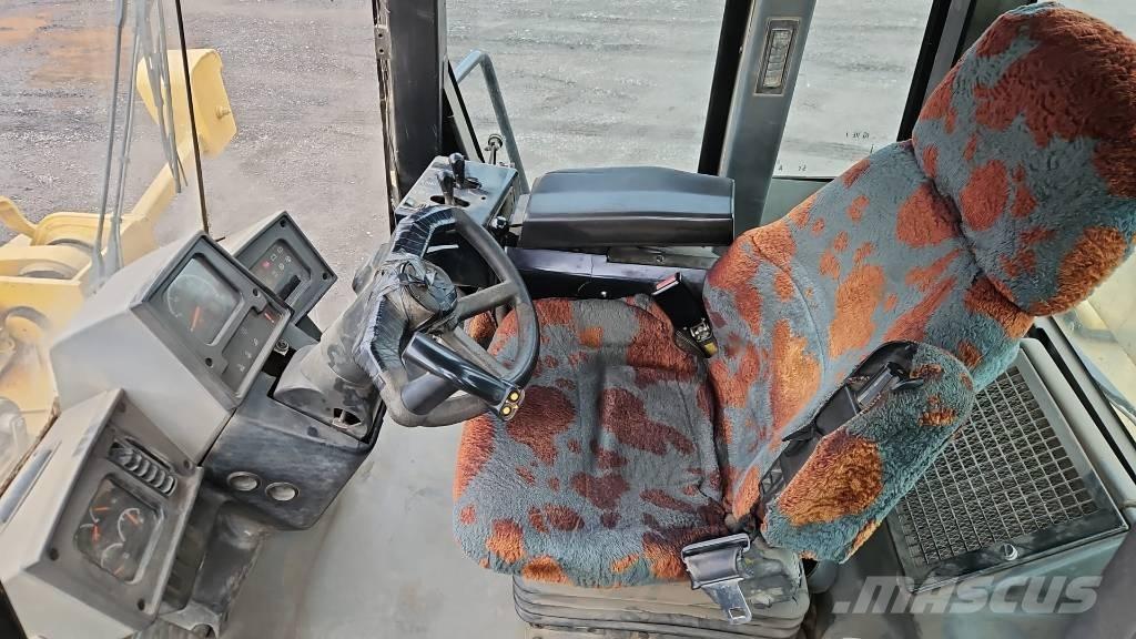 CAT 962 G Фронтальные погрузчики