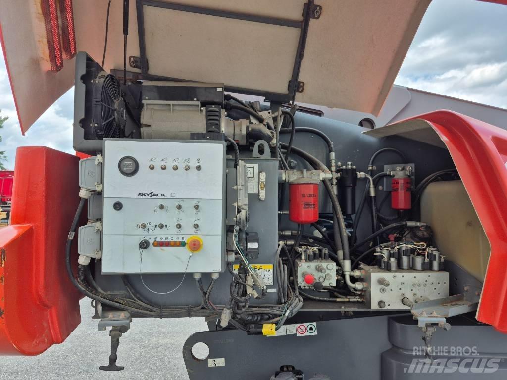 SkyJack SJ 66 T Коленчатые подъемники