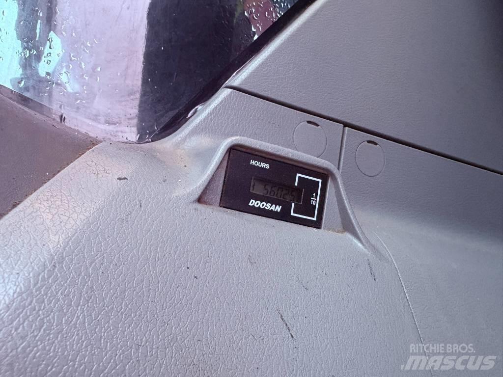 Doosan DX235LC-5 Гусеничные экскаваторы