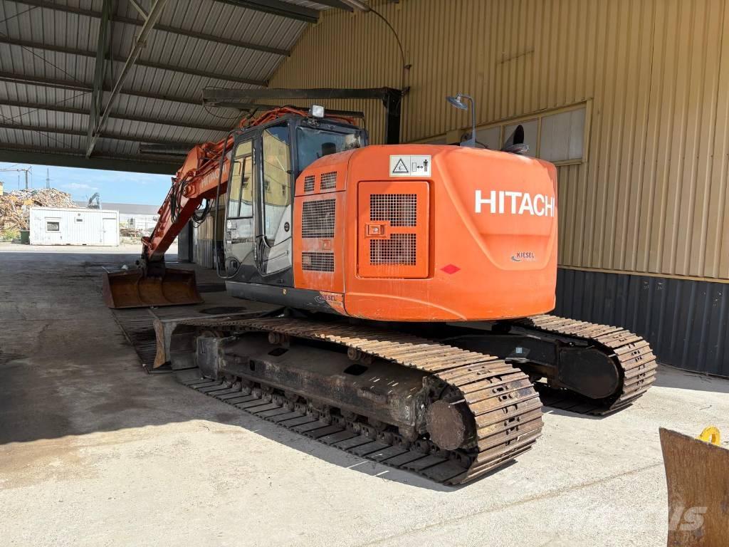 Hitachi ZX 225 Гусеничные экскаваторы