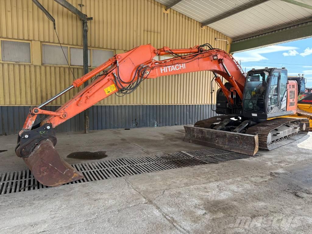 Hitachi ZX 225 Гусеничные экскаваторы