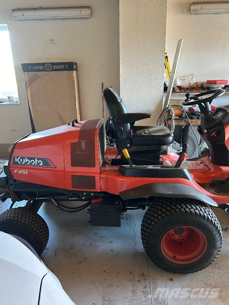 Kubota F 251 Навесные и прицепные косилки