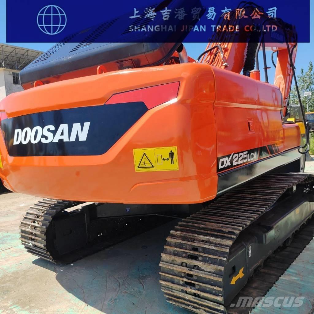 Doosan DX 225 Гусеничные экскаваторы