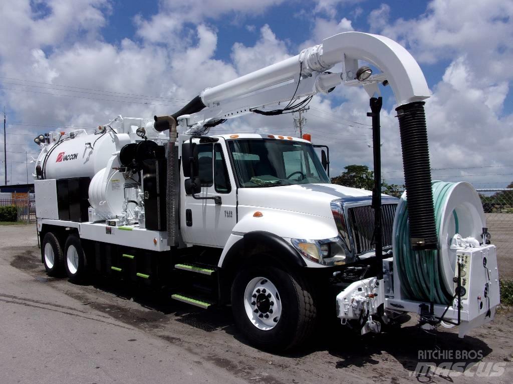 International 7400 Ассенизаторские машины
