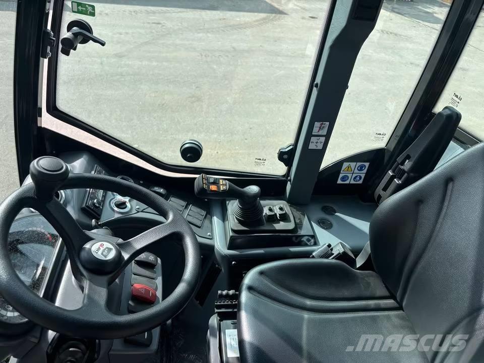 GiANT G 3500 X-tra Фронтальные погрузчики