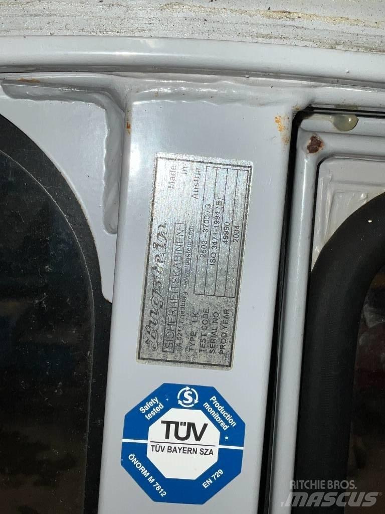 Neuson 2503 / 3503 Кабины и интерьер