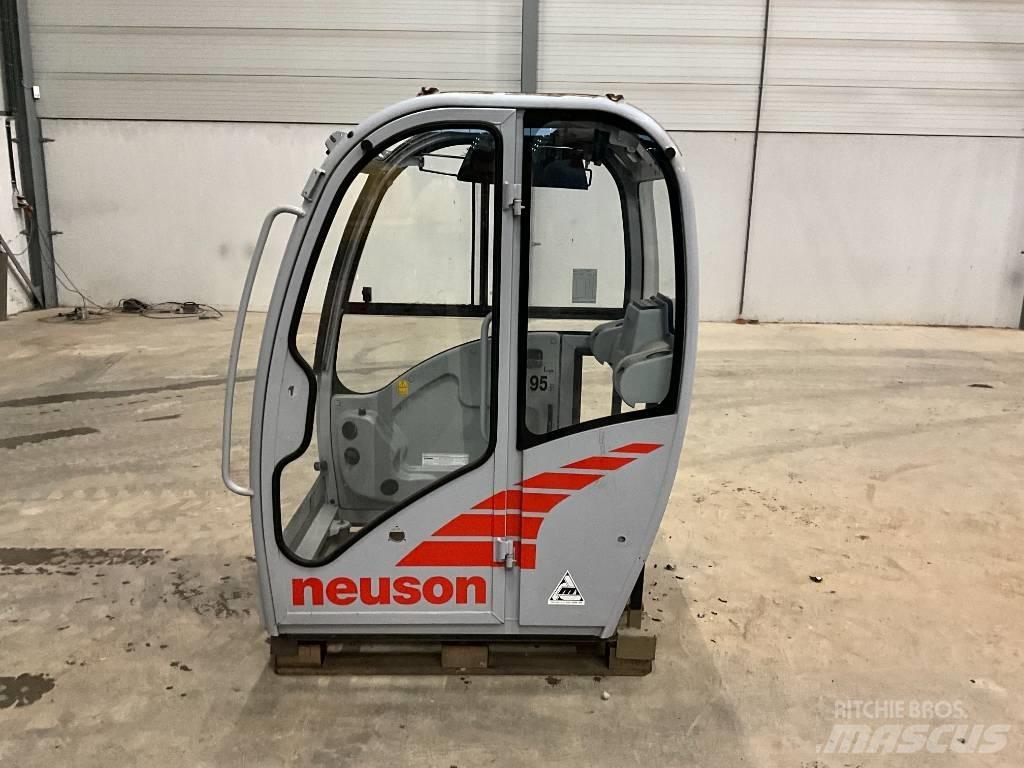 Neuson 2503 / 3503 Кабины и интерьер