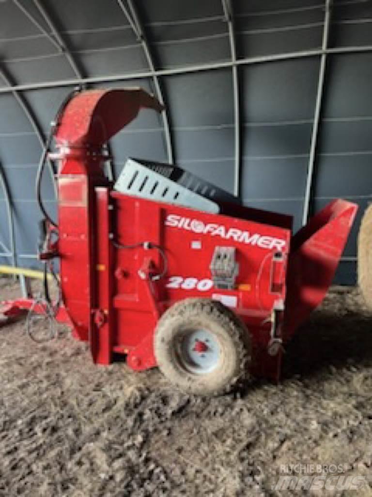 Silofarmer P 280 Измельчители тюков