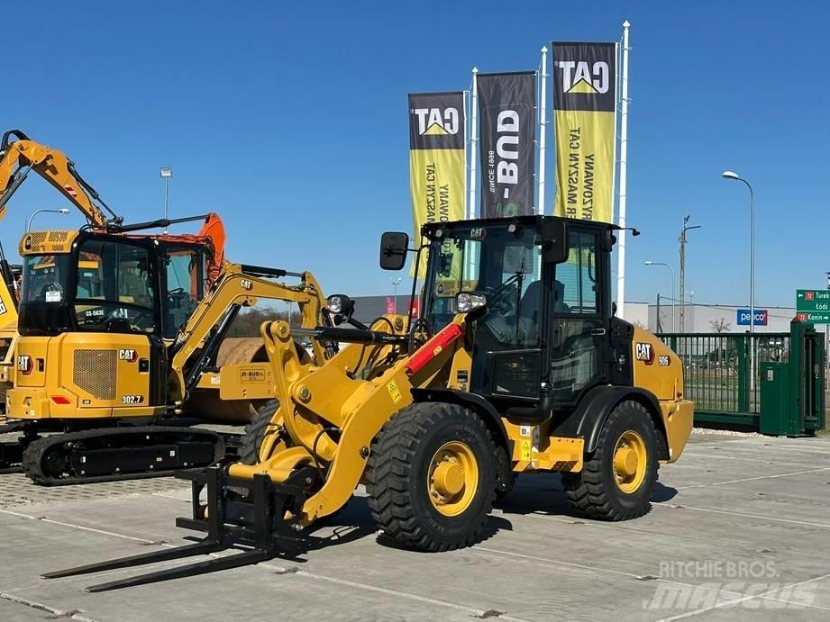 CAT 906 Фронтальные погрузчики