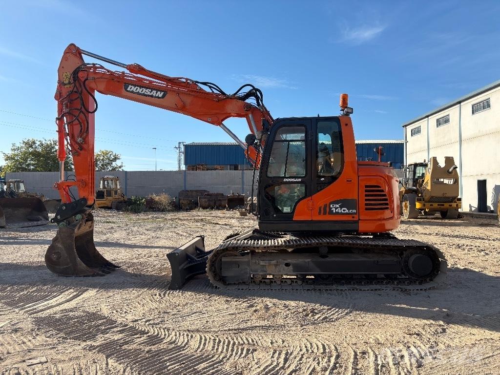 Doosan DX 140 LCR-3 Гусеничные экскаваторы