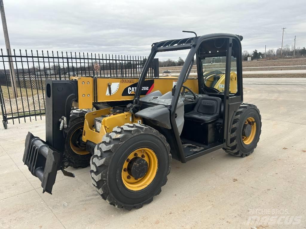 CAT TH255C Телескопические погрузчики