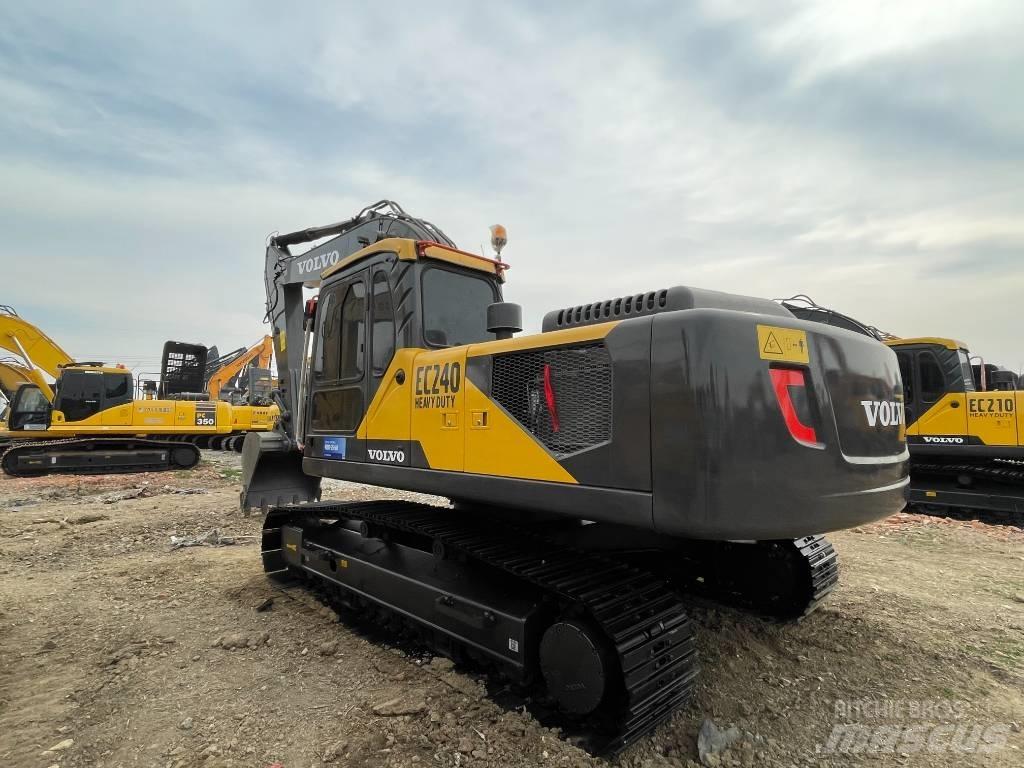 Volvo EC240D Гусеничные экскаваторы