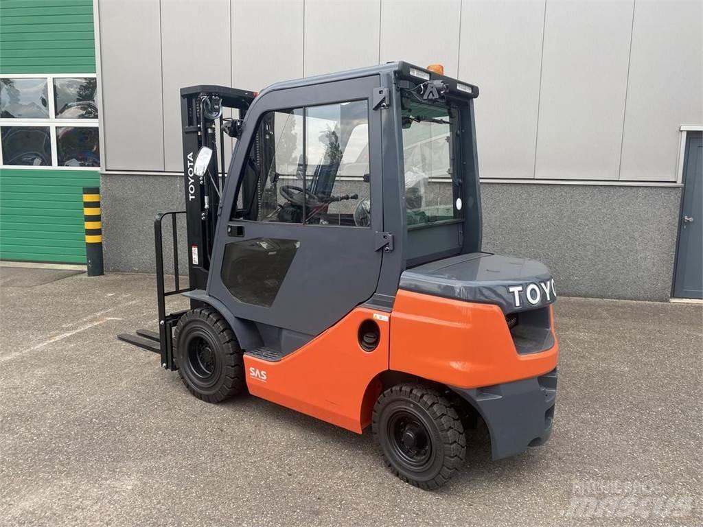 Toyota 52-8FDF25 Дизельные погрузчики