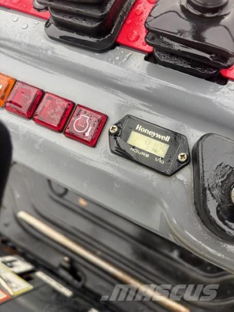 Takeuchi TB 210 R Мини-экскаваторы