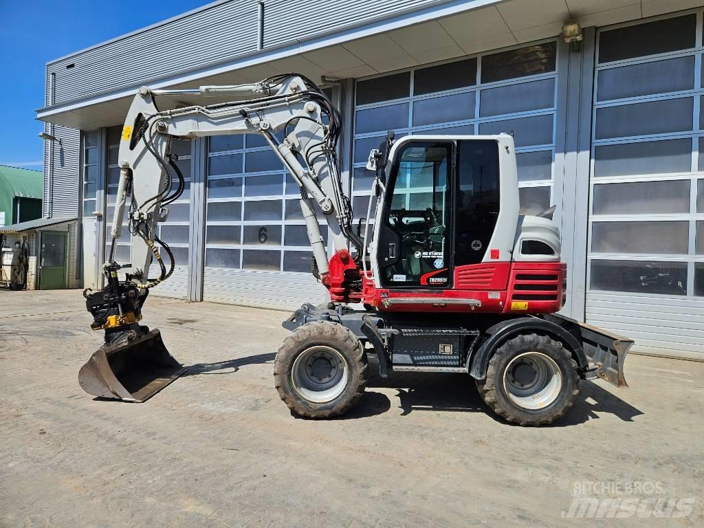 Takeuchi TB295W Колёсные экскаваторы