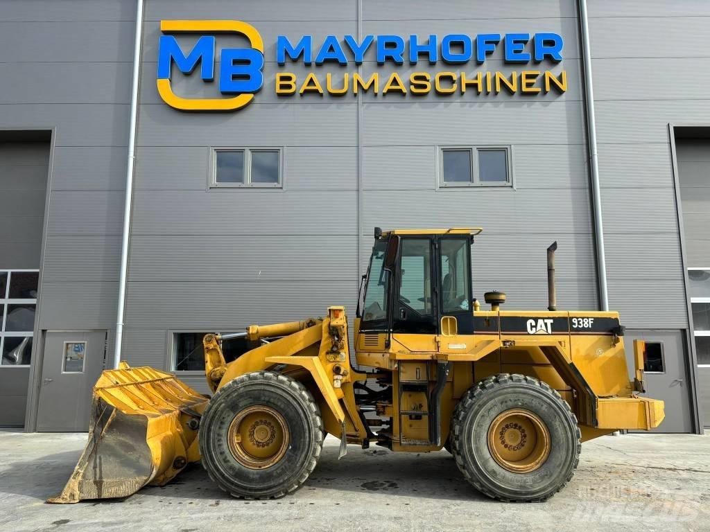 CAT 938F Фронтальные погрузчики
