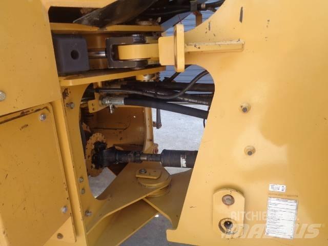 CAT 930 G Фронтальные погрузчики
