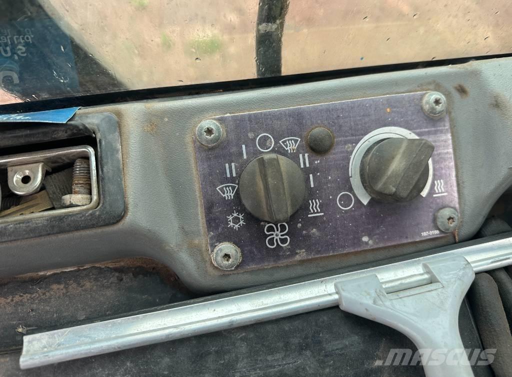 CAT 963 C Гусеничные фронтальные погрузчики