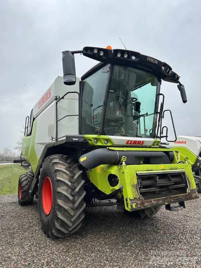 CLAAS Trion 530 Зерноуборочные комбайны