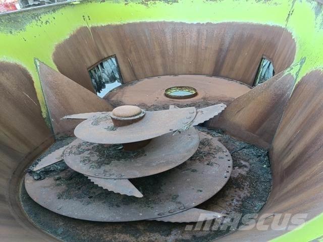 Storti T2 210 Кормораздатчики