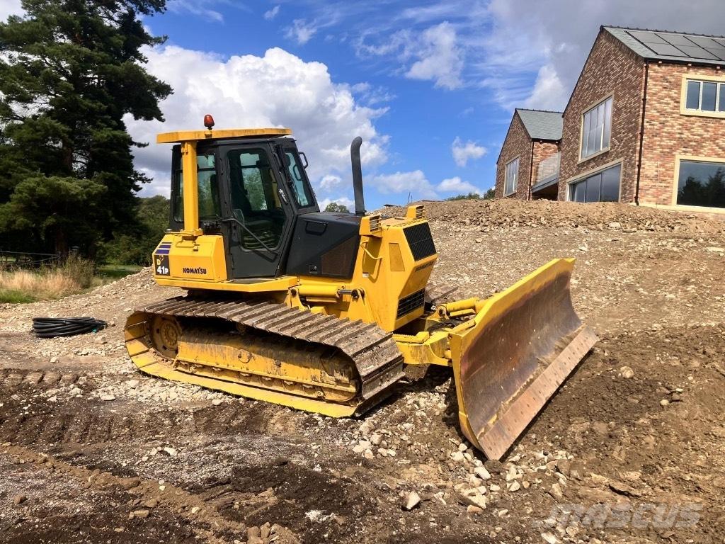 Komatsu D 41 P-6 Гусеничные бульдозеры