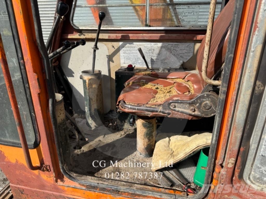 Hitachi UH031 Гусеничные экскаваторы