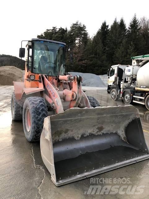 Fiat-Kobelco W110 Фронтальные погрузчики