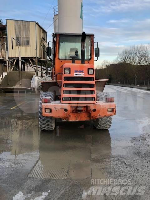 Fiat-Kobelco W110 Фронтальные погрузчики