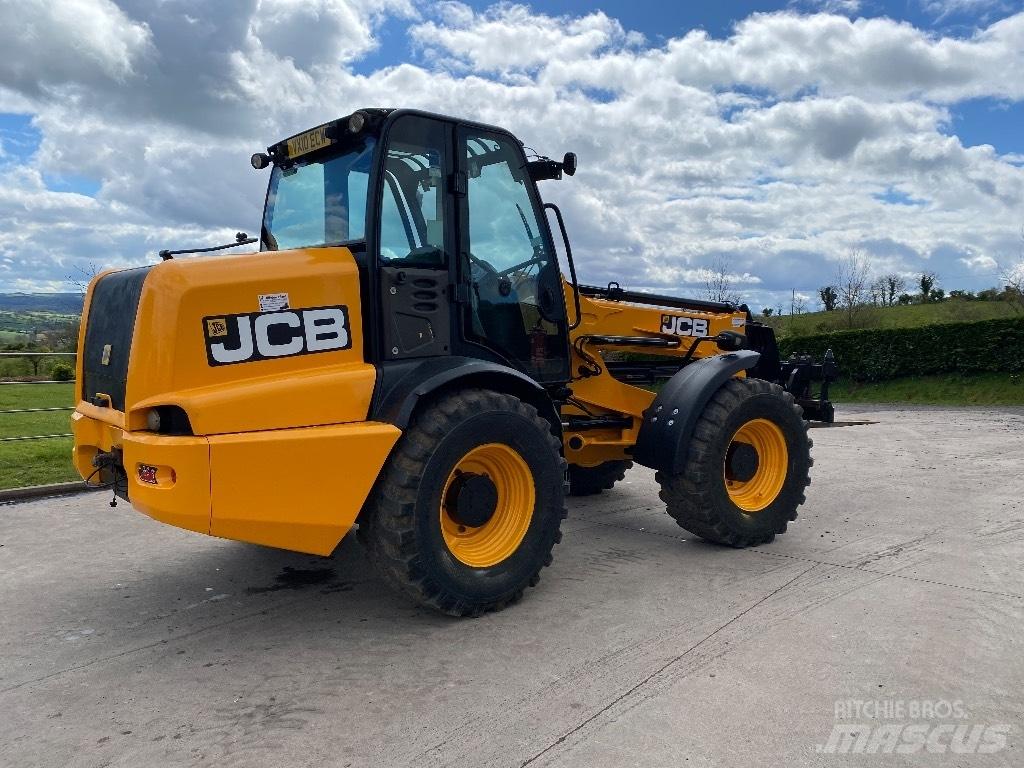 JCB TM 310 S Сельскохозяйственные телескопические погрузчики